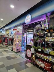 Junction Nine (D27), Retail #585391711